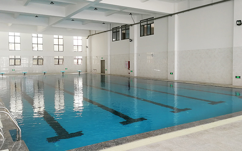 石獅市實(shí)驗(yàn)中學(xué)附屬小學(xué)-泳池項(xiàng)目案例鑒賞實(shí)拍圖